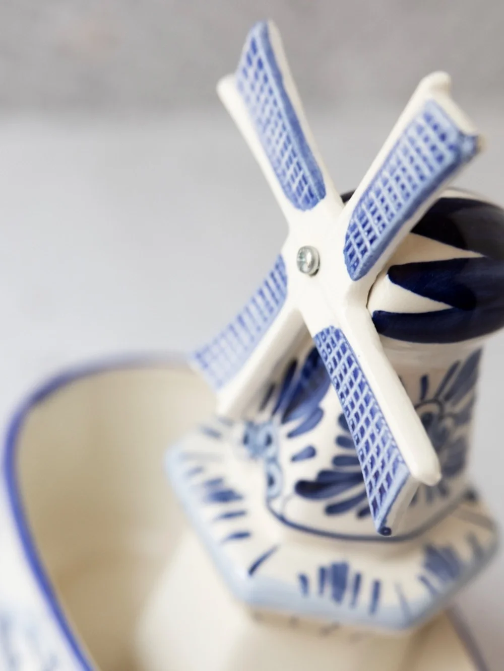 Vintage Delft-style Blue White Ceramic Windmill Planter 7
